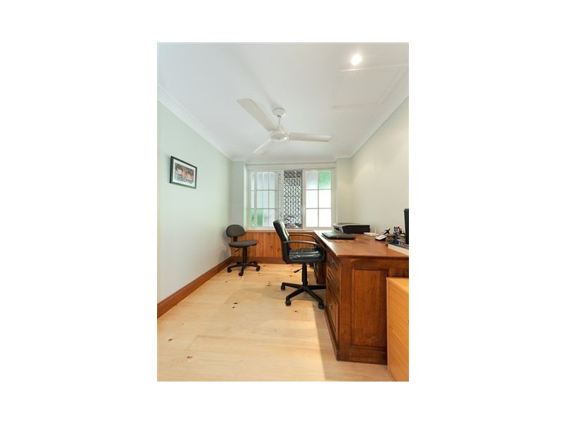 8 Oxford Street, Allenstown QLD 4700