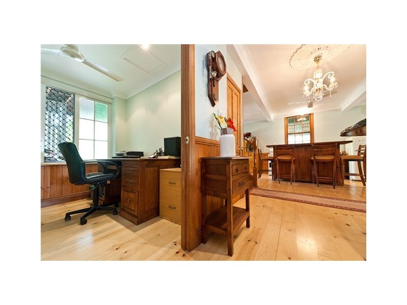 8 Oxford Street, Allenstown QLD 4700