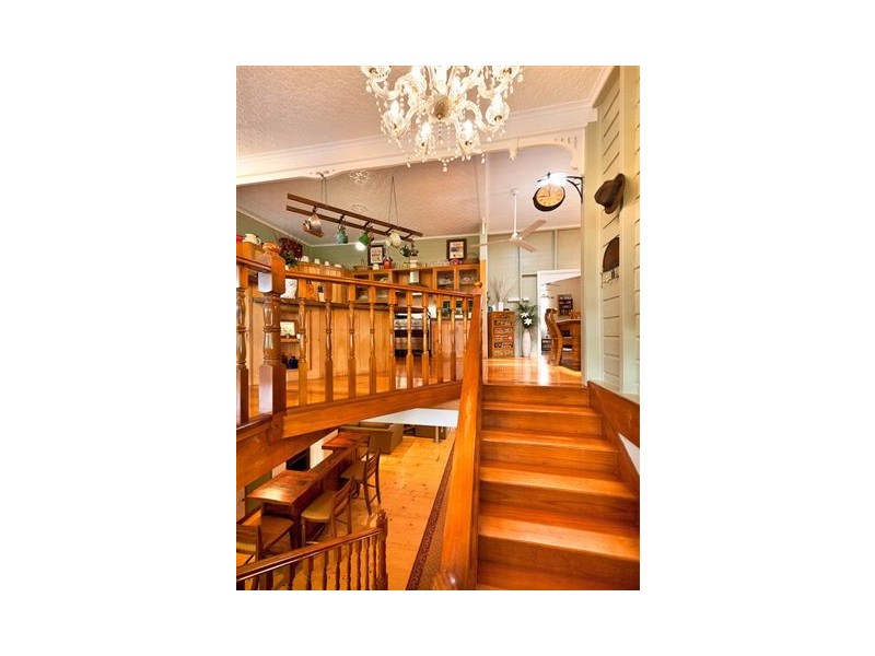 8 Oxford Street, Allenstown QLD 4700