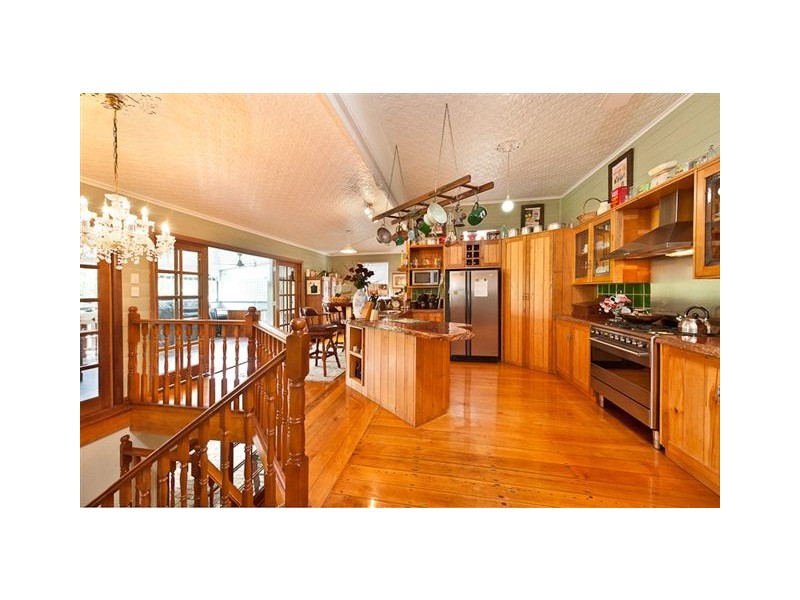 8 Oxford Street, Allenstown QLD 4700