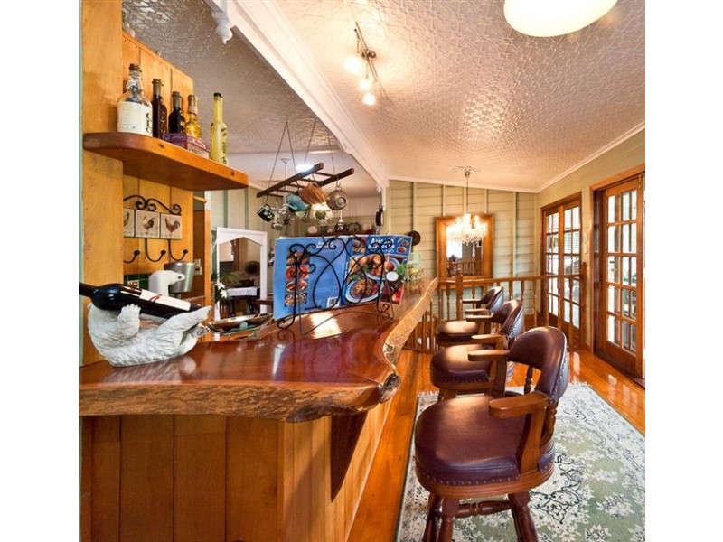 8 Oxford Street, Allenstown QLD 4700