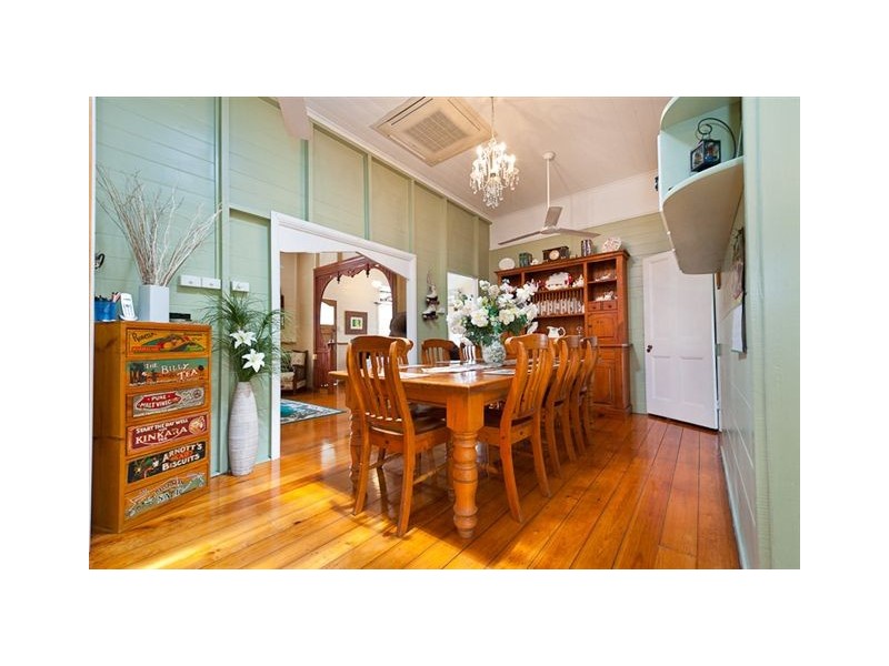 8 Oxford Street, Allenstown QLD 4700