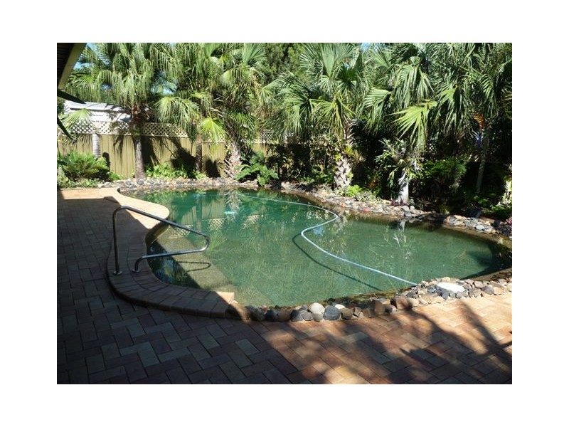 278 Bloxsom Street, Koongal QLD 4701