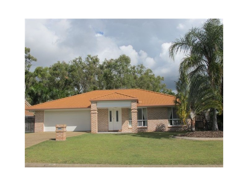 17 Kavanagh Crescent, Koongal QLD 4701