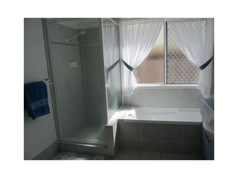 17 Kavanagh Crescent, Koongal QLD 4701