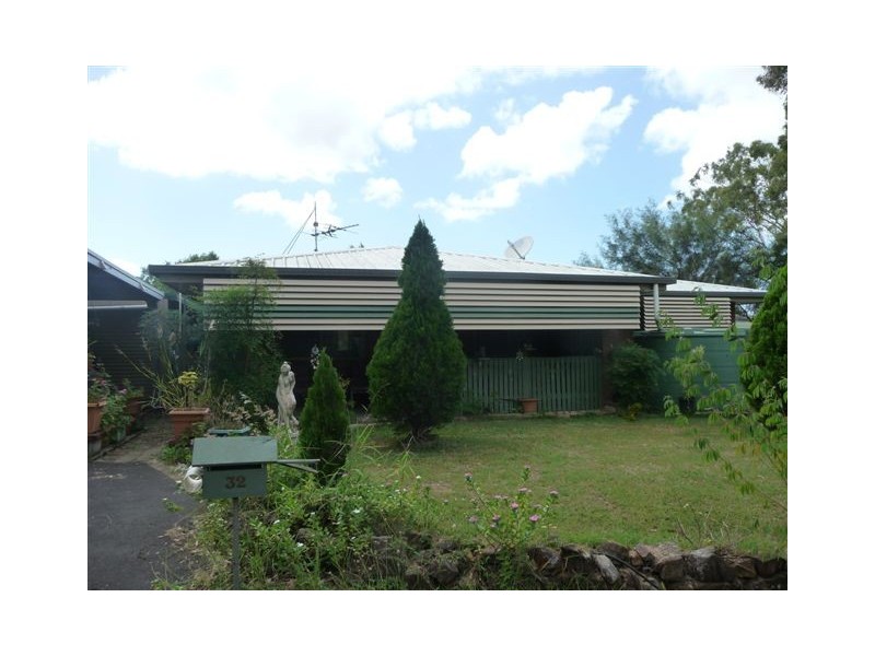 32 School Street, Mount Chalmers QLD 4702
