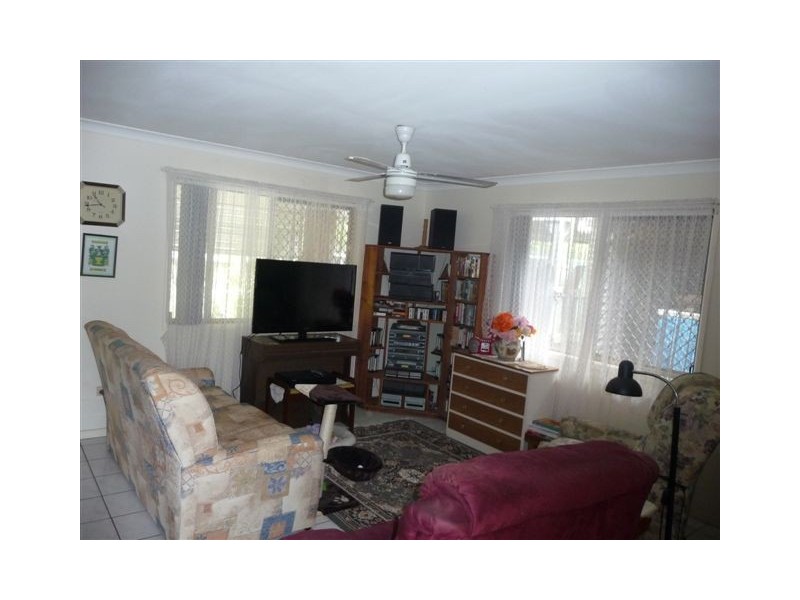 32 School Street, Mount Chalmers QLD 4702