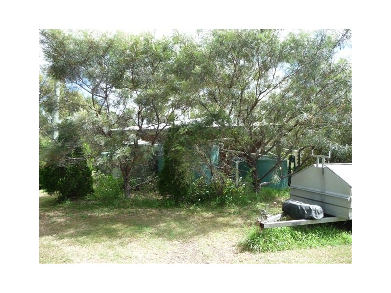 32 School Street, Mount Chalmers QLD 4702