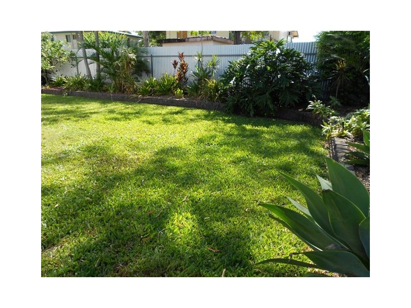 5 Buntain Street, Kawana QLD 4701