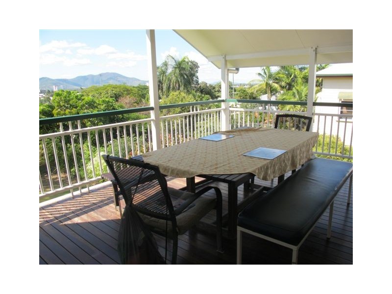 25 Lennox Street, The Range QLD 4700