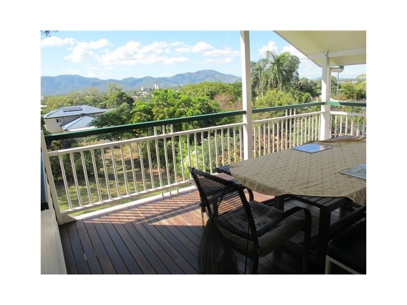 25 Lennox Street, The Range QLD 4700