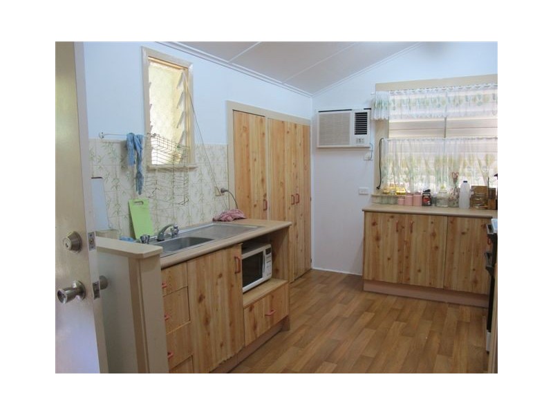 10 Hogan Street, Park Avenue QLD 4701