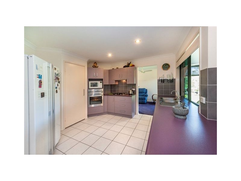 33 Burderkin Road, Nerimbera QLD 4701