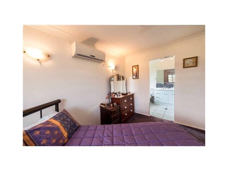 33 Burderkin Road, Nerimbera QLD 4701