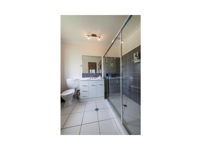 33 Burderkin Road, Nerimbera QLD 4701