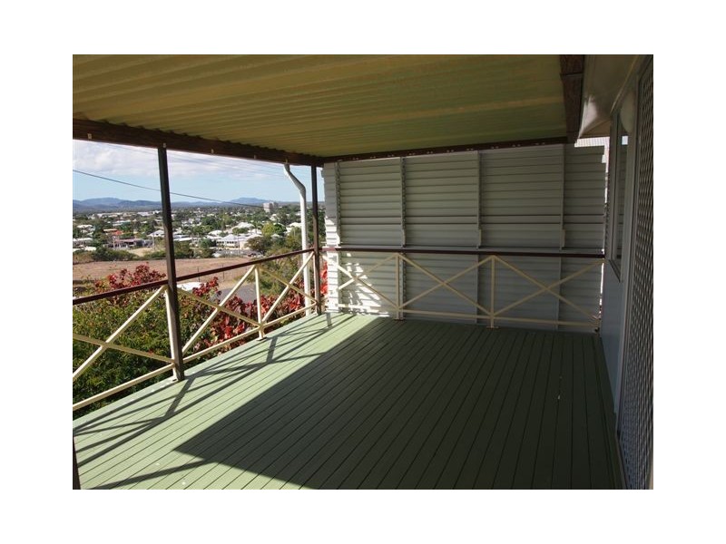 128 Quarry Street, The Range QLD 4700