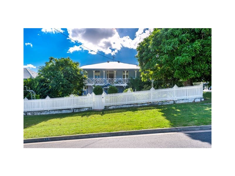 80 Cambridge Street, The Range QLD 4700