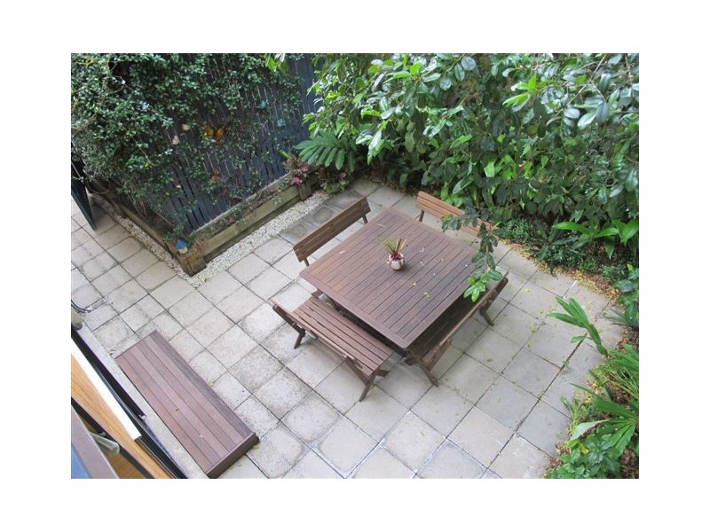 4 Menkin Place, Frenchville QLD 4701