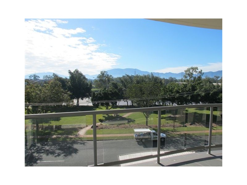 302/6 Victoria Parade, Rockhampton City QLD 4700
