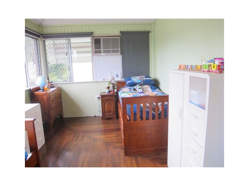 10 Ward Street, The Range QLD 4700