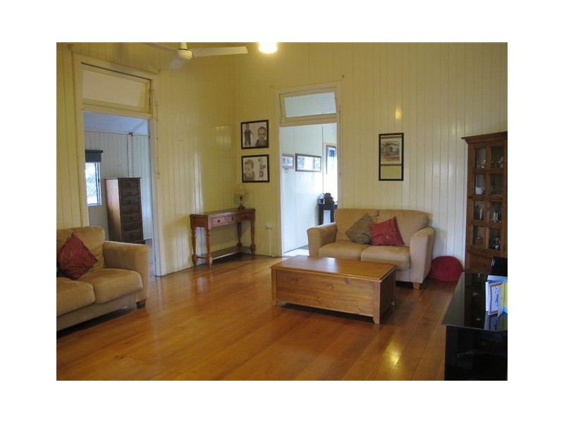 10 Ward Street, The Range QLD 4700