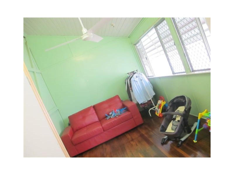 10 Ward Street, The Range QLD 4700