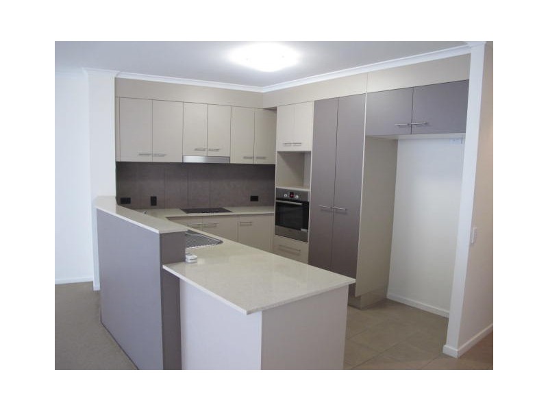 303/6 Victoria Parade, Rockhampton City QLD 4700