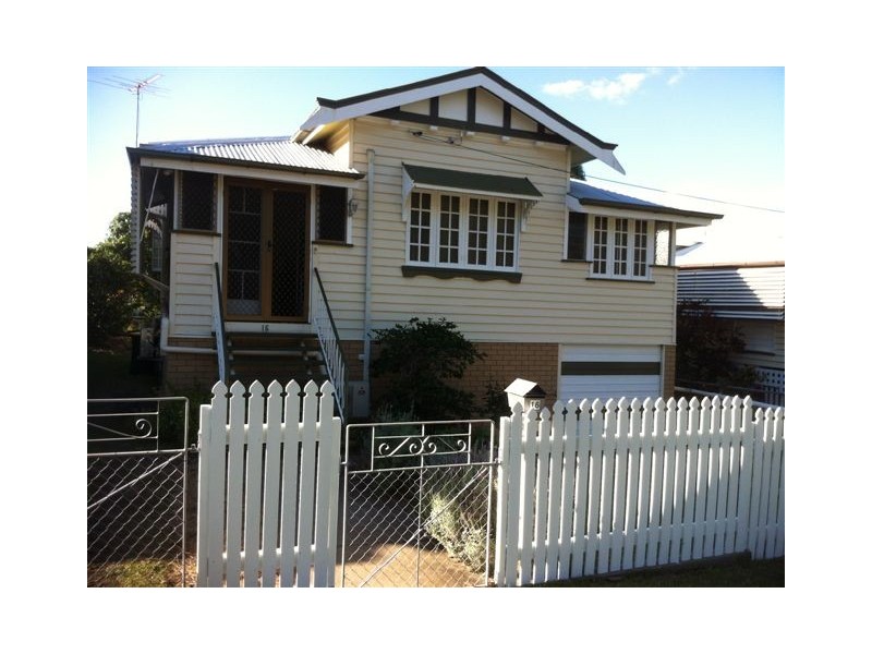 16 Ward Street, The Range QLD 4700