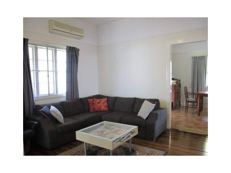 16 Ward Street, The Range QLD 4700