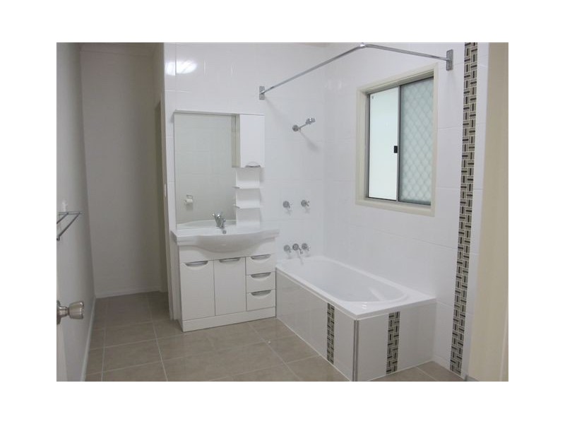 31 Bracher Street, Wandal QLD 4700