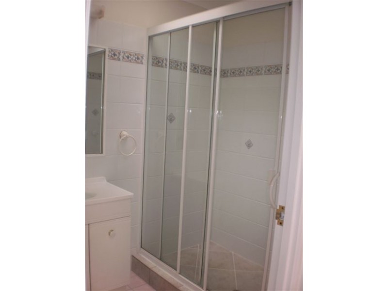 6/110 High Street, Berserker QLD 4701