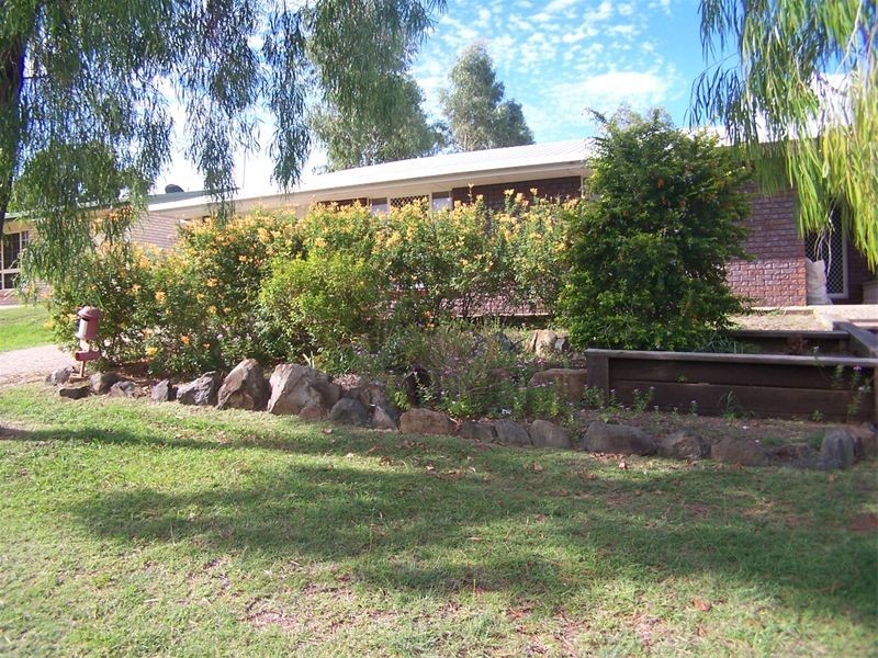 19 Gleeson Close, Gracemere QLD 4702