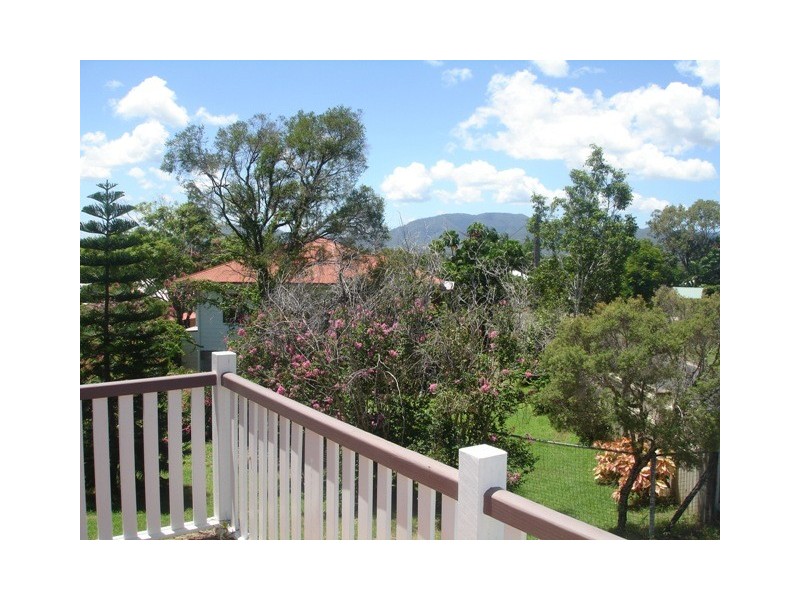 8  Dobbs Street, The Range QLD 4700