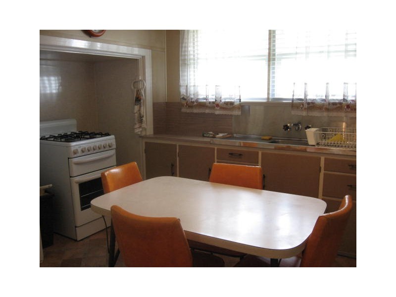 16  Ward Street, The Range QLD 4700