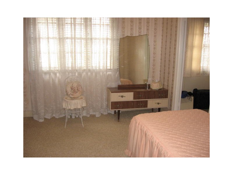 16  Ward Street, The Range QLD 4700
