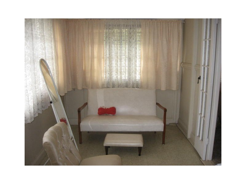 16  Ward Street, The Range QLD 4700