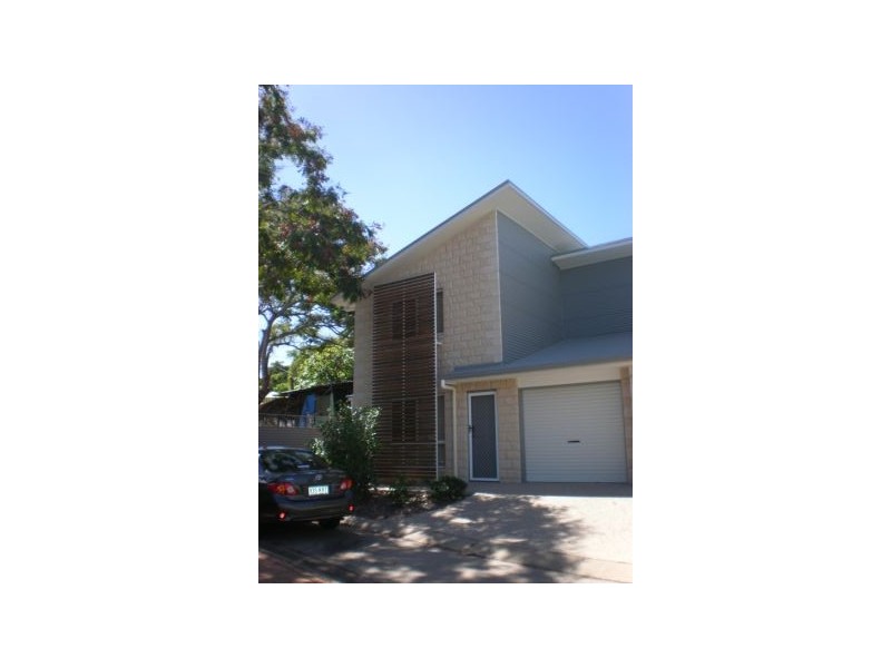 9/93-95  Pennycuick Street, Rockhampton QLD 4700