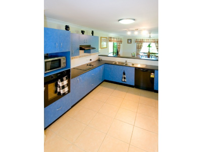15 Cunningham Drive, Glenlee QLD 4711