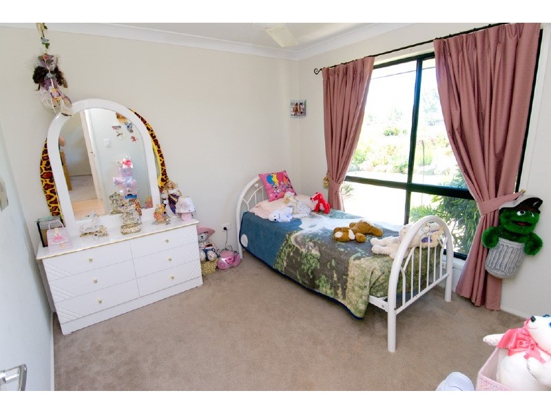 15 Cunningham Drive, Glenlee QLD 4711