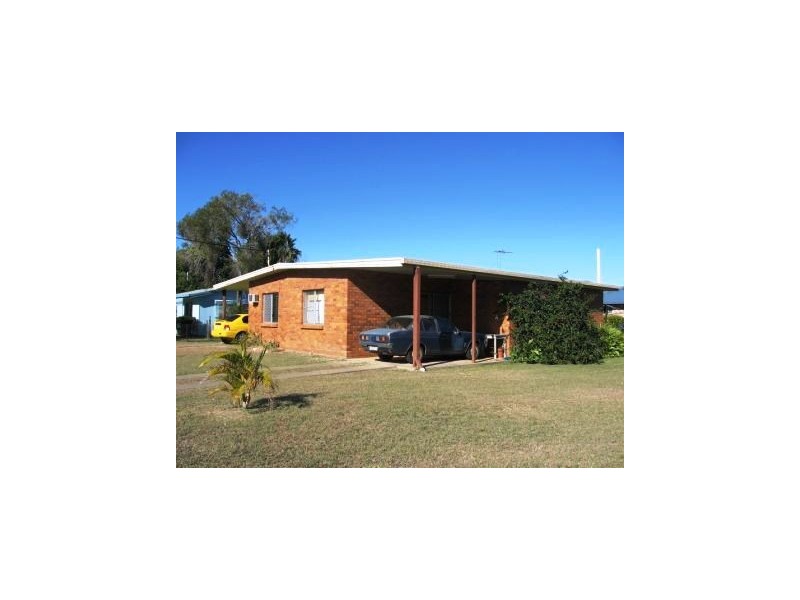 2  Blair Street, Parkhurst QLD 4702