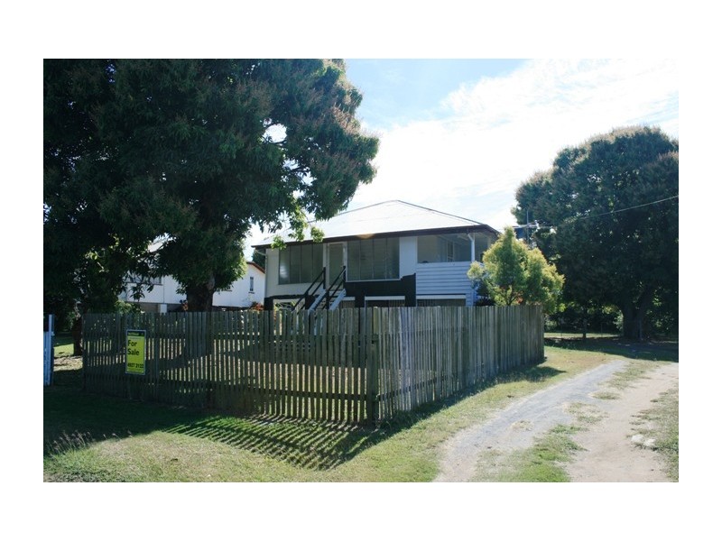 17 Card Street, Berserker QLD 4701