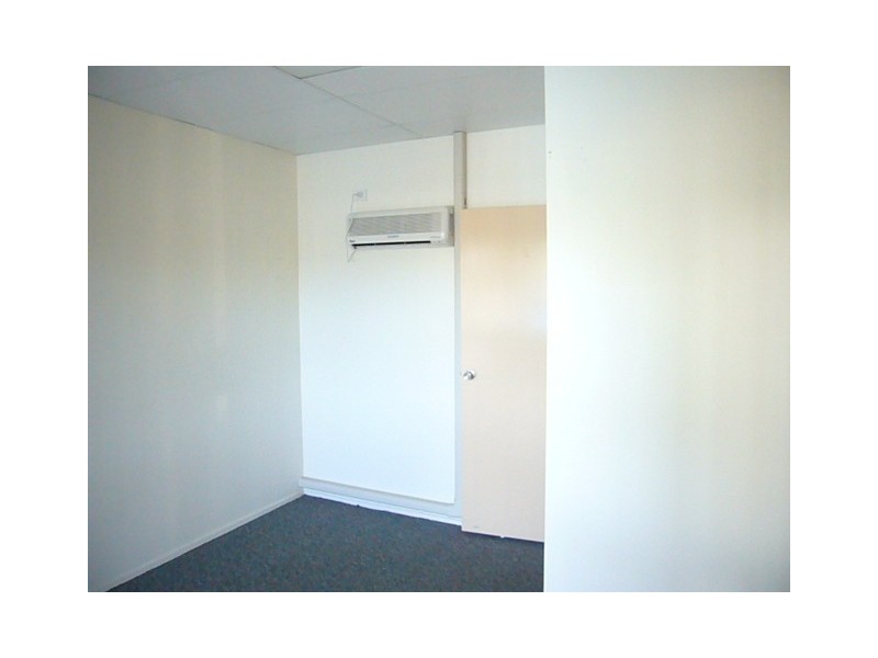 37  Main Street, Park Avenue QLD 4701
