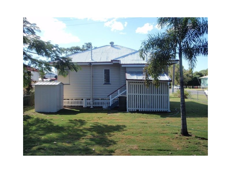 28 Cowap Street, Park Avenue QLD 4701
