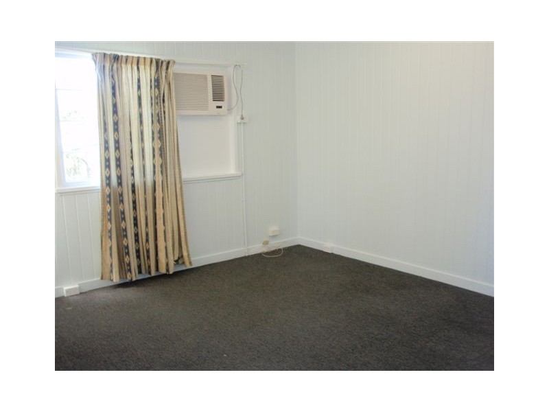 28 Cowap Street, Park Avenue QLD 4701