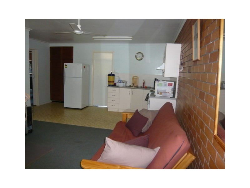 16 Kerr Street, Park Avenue QLD 4701