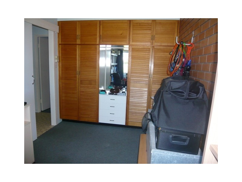 16 Kerr Street, Park Avenue QLD 4701