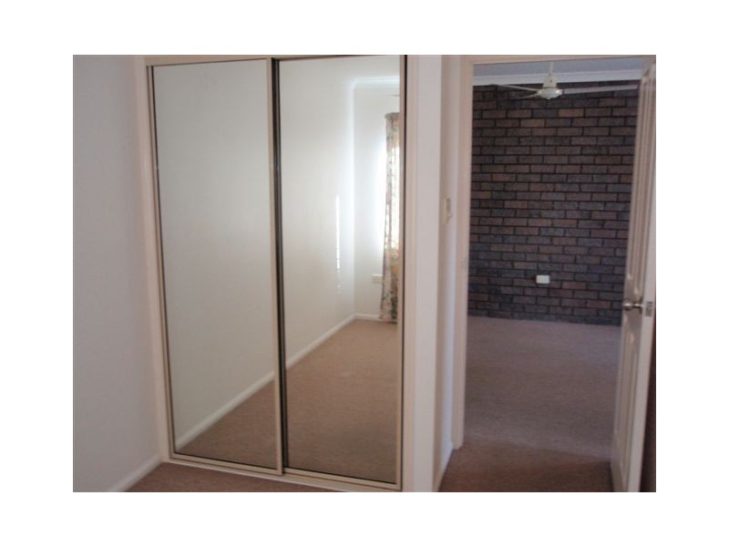 1/222  Ford Street, Berserker QLD 4701