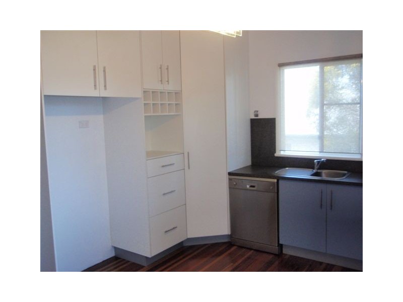 111  Haynes Street, Kawana QLD 4701