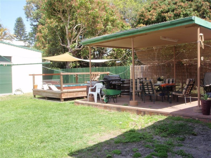37 Nicholson Street, Allenstown QLD 4700