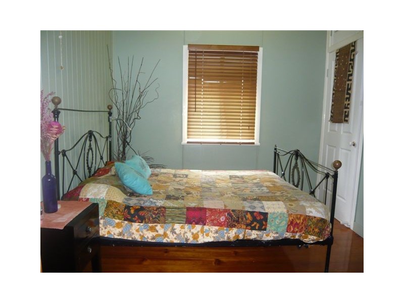 165  Cruikshank Street, Frenchville QLD 4701